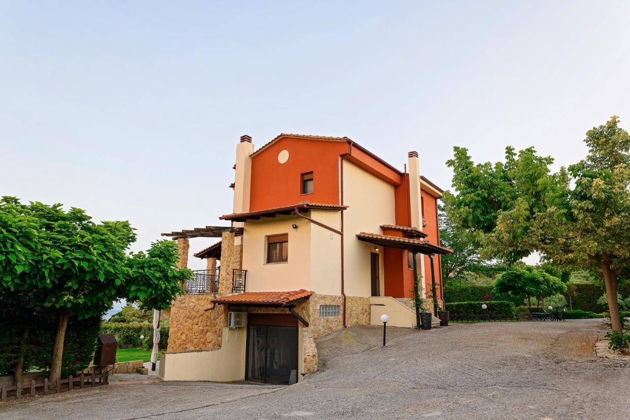 Villa Mariellie Néa Péramos Exterior foto